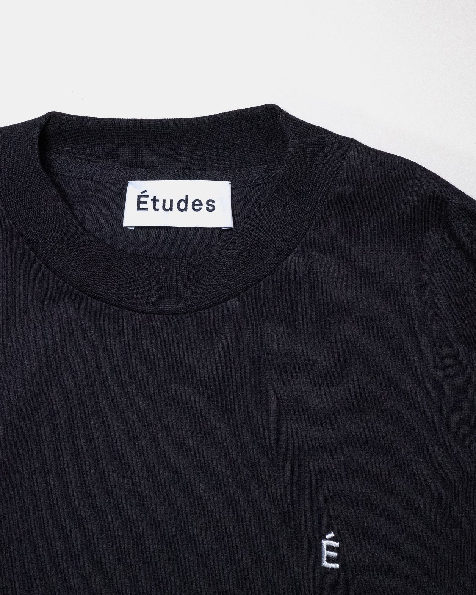 Études Award Accent Tee Black